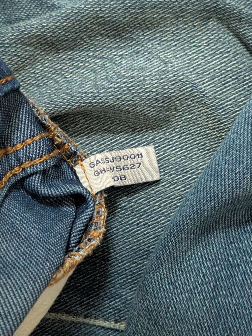 G.H. BASS & CO. SIZE - 2 Comfort Skinny Stretch Jeans in Medium Blue Wash - Picture 11 of 13